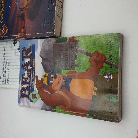 Vintage Cub Scout Books From Late 80s-Late 90s - Picture 4 of 8